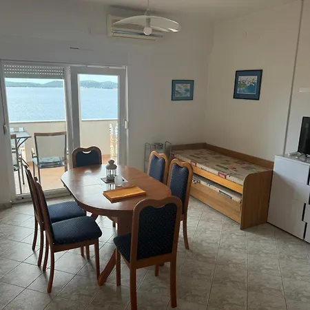 Apartment Buki-sea View *
