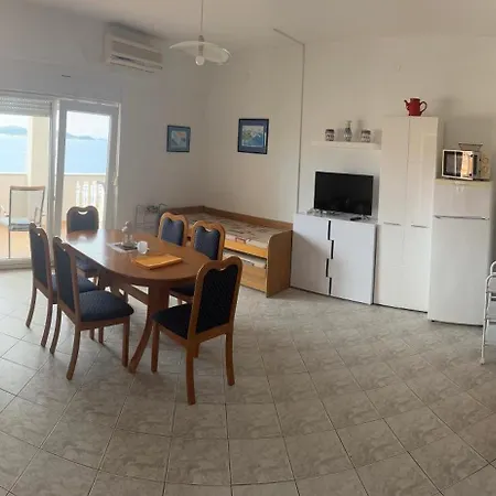 Apartment Buki-sea View *